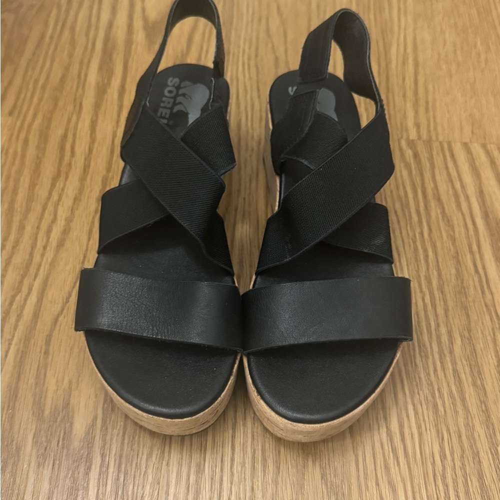 Sorel Women's Black and Tan Sandals